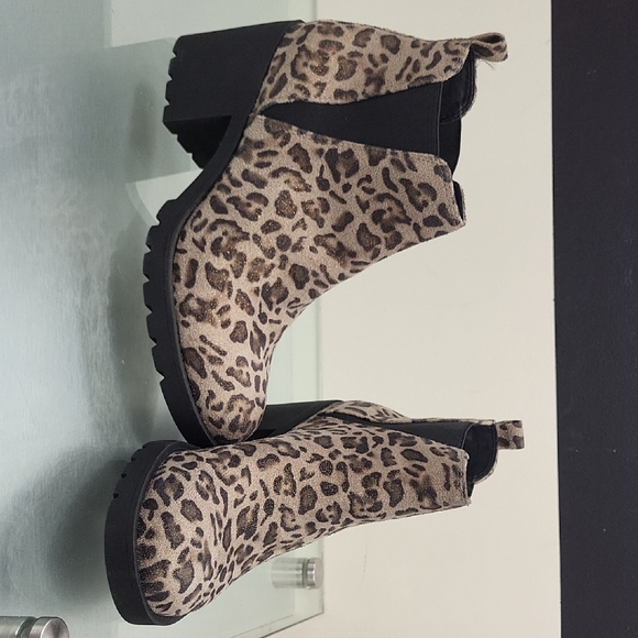 Leopard Print Ankle Boots - Picture 1 of 4